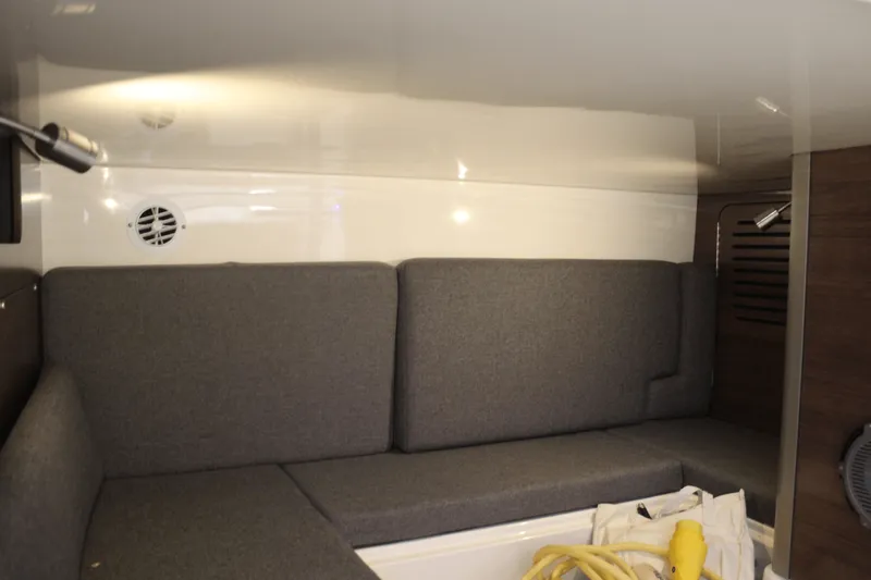 Slide: The Image of Boston Whaler 345 CONQUEST 2020 - 48