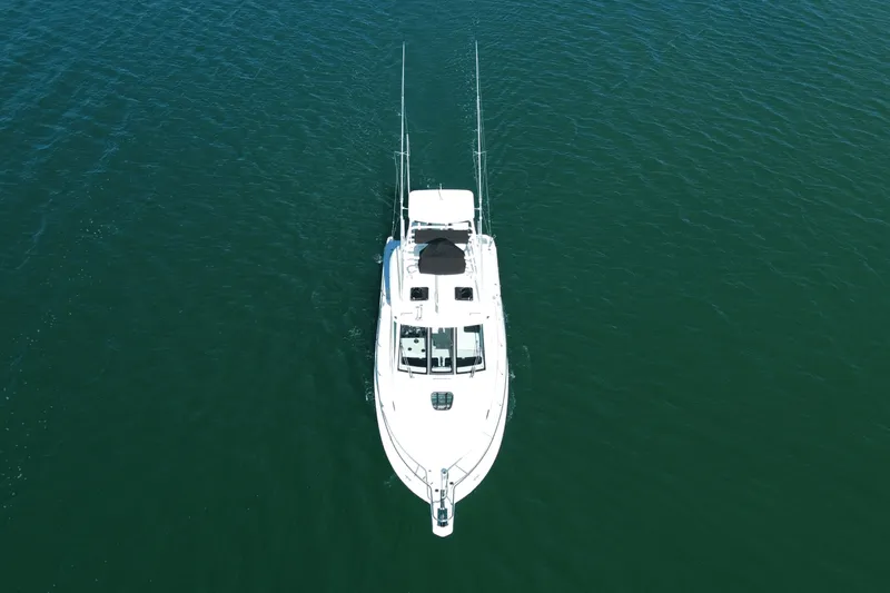 Slide: The Image of Boston Whaler 345 CONQUEST 2020 - 7