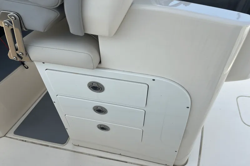 Slide: The Image of Scout 305 LXF 2022 - 12