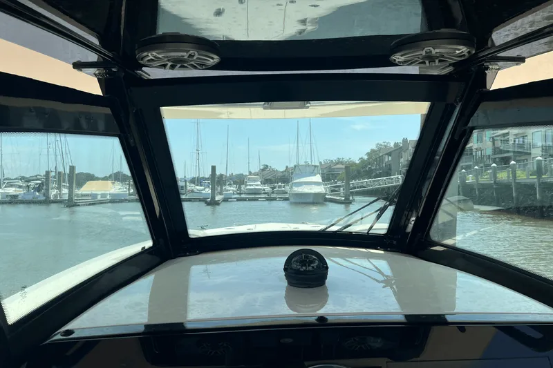 Slide: The Image of Scout 305 LXF 2022 - 15