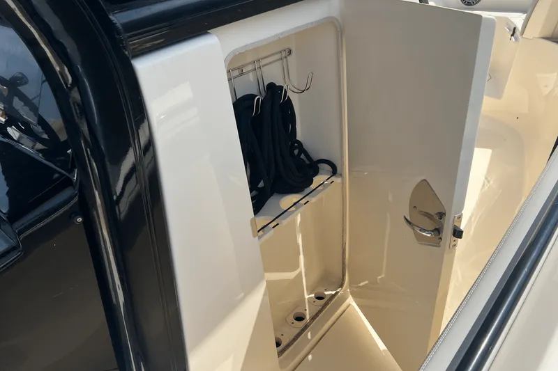 Slide: The Image of Scout 305 LXF 2022 - 21