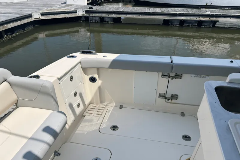 Slide: The Image of Scout 305 LXF 2022 - 8