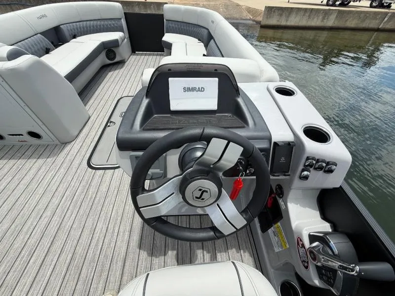 Slide: The Image of Harris CRUISER 250 2026 - 8