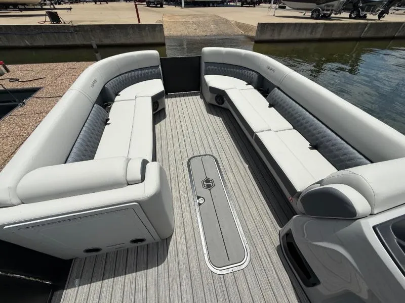 Slide: The Image of Harris CRUISER 250 2026 - 5