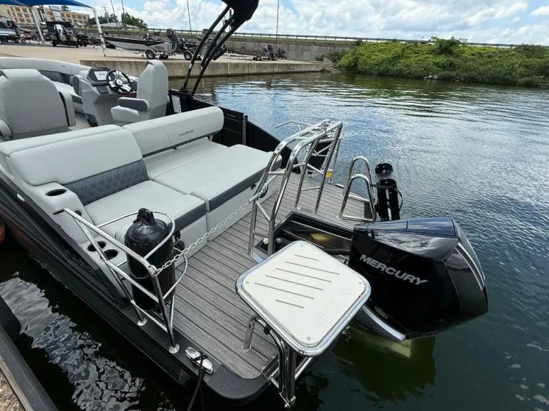 Slide: The Image of Harris CRUISER 250 2026 - 2