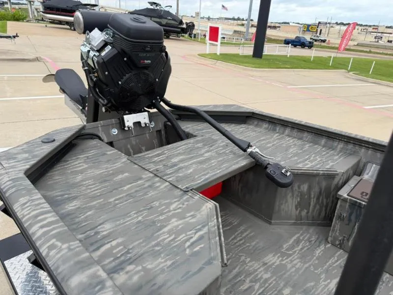 Slide: The Image of War Eagle 750 GLADIATOR 2026 - 13