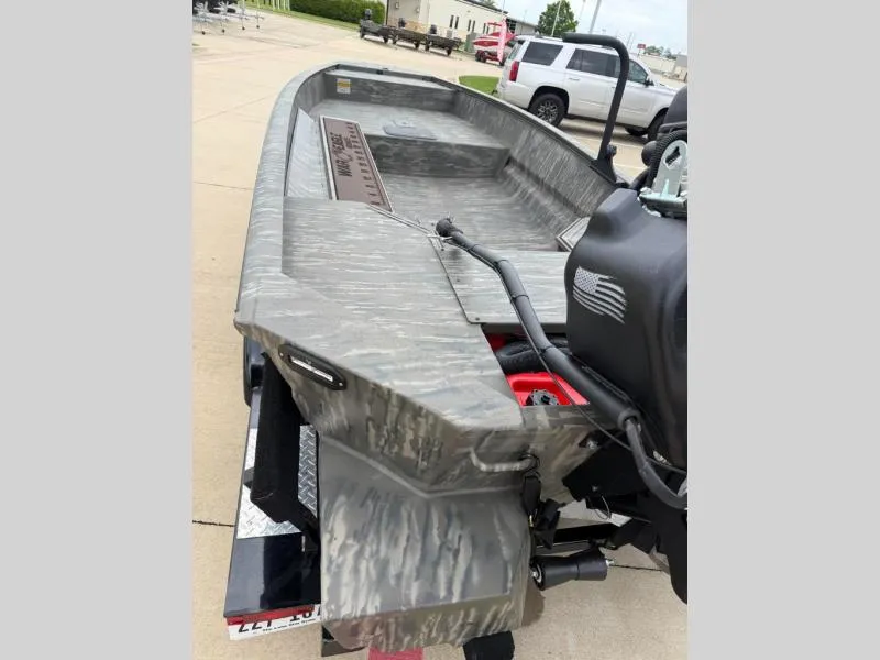 Slide: The Image of War Eagle 750 GLADIATOR 2026 - 17