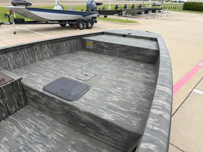 Slide: The Image of War Eagle 750 GLADIATOR 2026 - 10