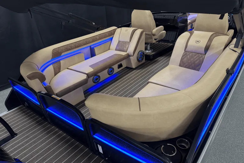 Slide: The Image of Premier 270 Super Sport 2025 - 10