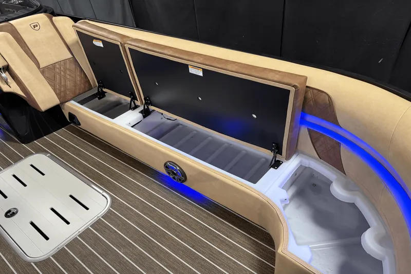 Slide: The Image of Premier 270 Super Sport 2025 - 16