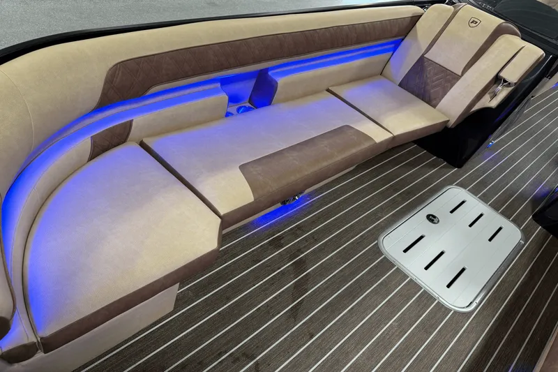 Slide: The Image of Premier 270 Super Sport 2025 - 20