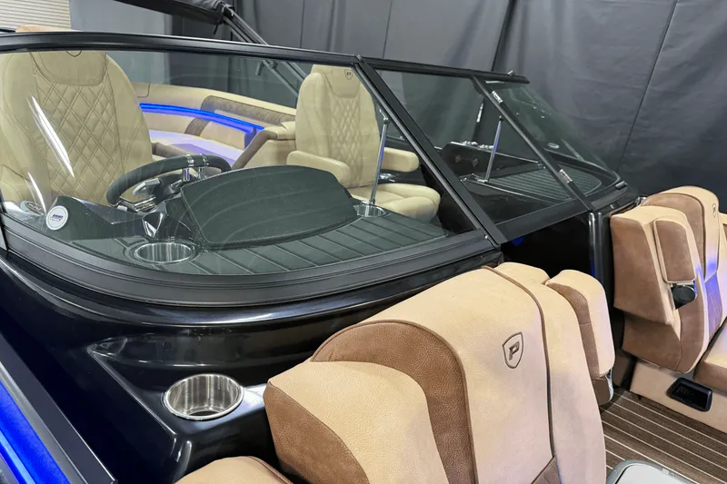 Slide: The Image of Premier 270 Super Sport 2025 - 22