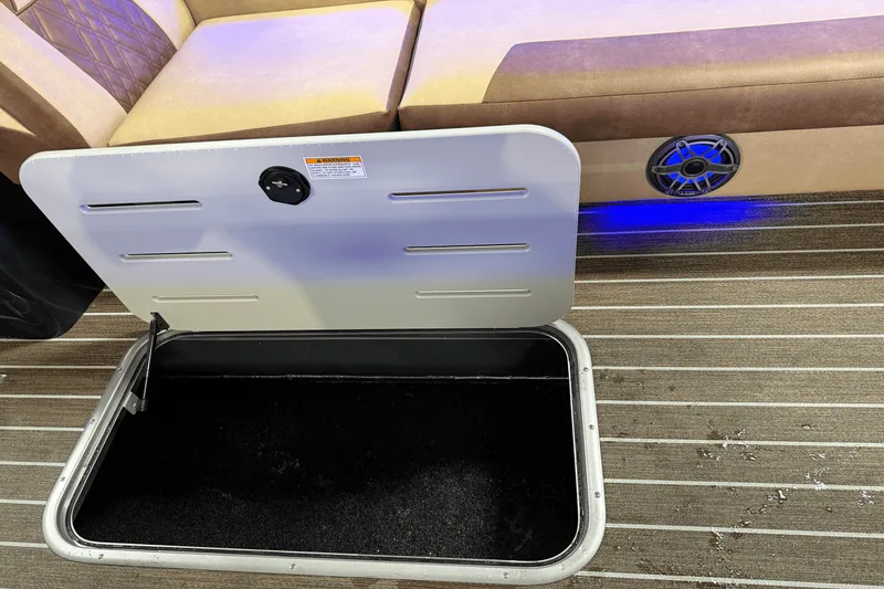 Slide: The Image of Premier 270 Super Sport 2025 - 25