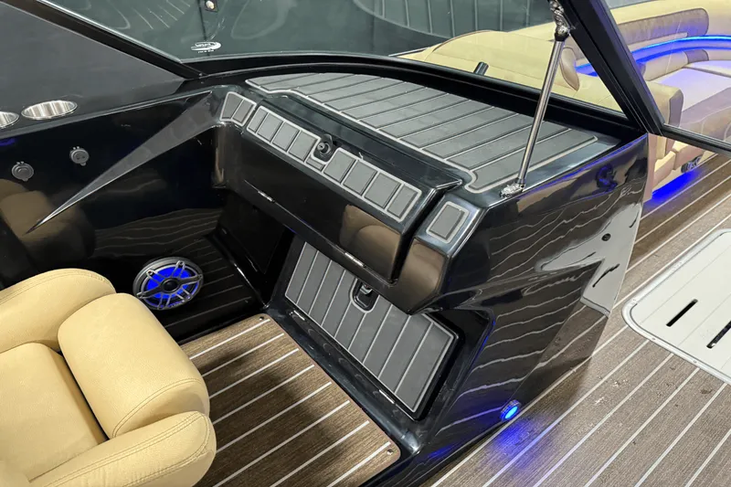 Slide: The Image of Premier 270 Super Sport 2025 - 31