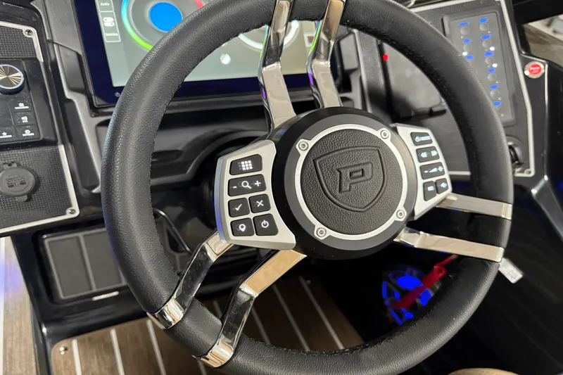 Slide: The Image of Premier 270 Super Sport 2025 - 43