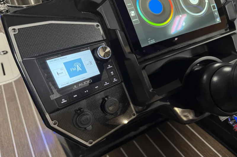 Slide: The Image of Premier 270 Super Sport 2025 - 44