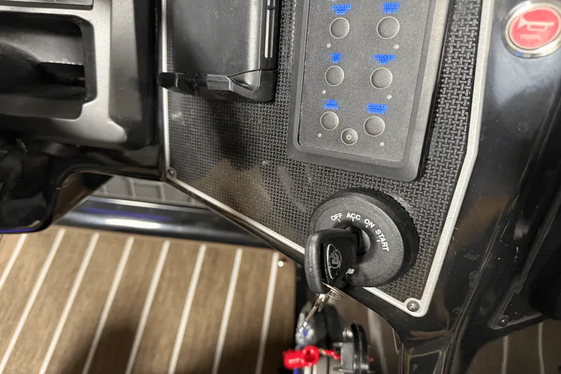 Slide: The Image of Premier 270 Super Sport 2025 - 47