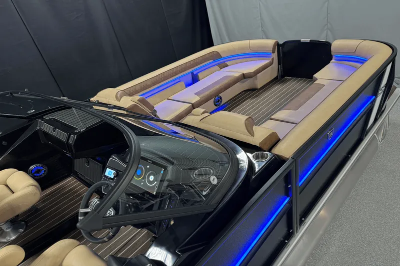 Slide: The Image of Premier 270 Super Sport 2025 - 5