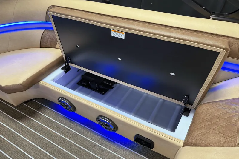 Slide: The Image of Premier 270 Super Sport 2025 - 55