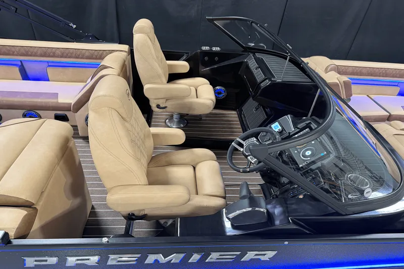 Slide: The Image of Premier 270 Super Sport 2025 - 6