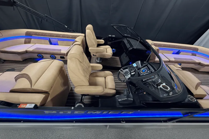 Slide: The Image of Premier 270 Super Sport 2025 - 7