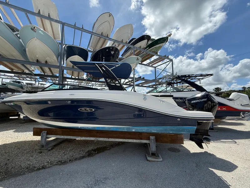 The Image of Sea Ray SPX 230 OB 2022 - undefined