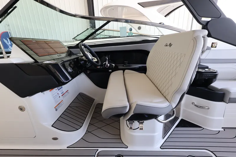Slide: The Image of Sea Ray SLX 280 Outboard 2026 - 13