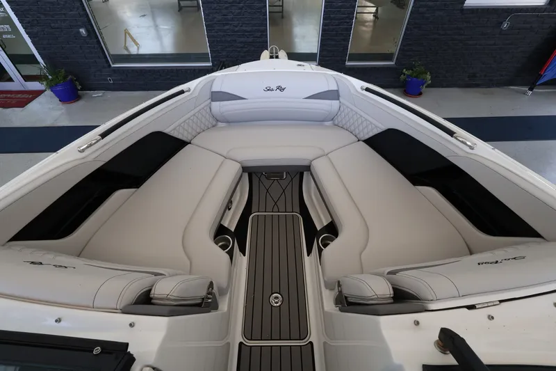Slide: The Image of Sea Ray SLX 280 Outboard 2026 - 22