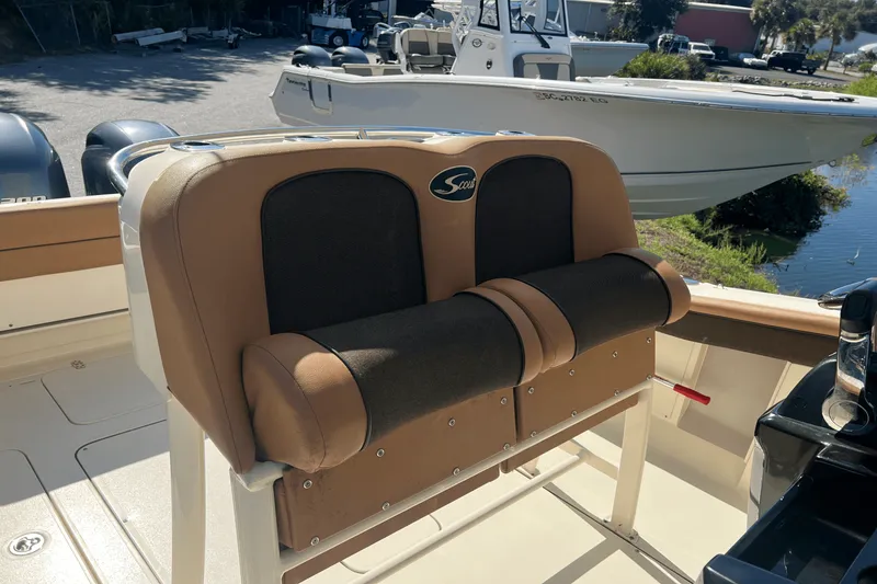 The Image of Scout 275 LXF 2014 - 3