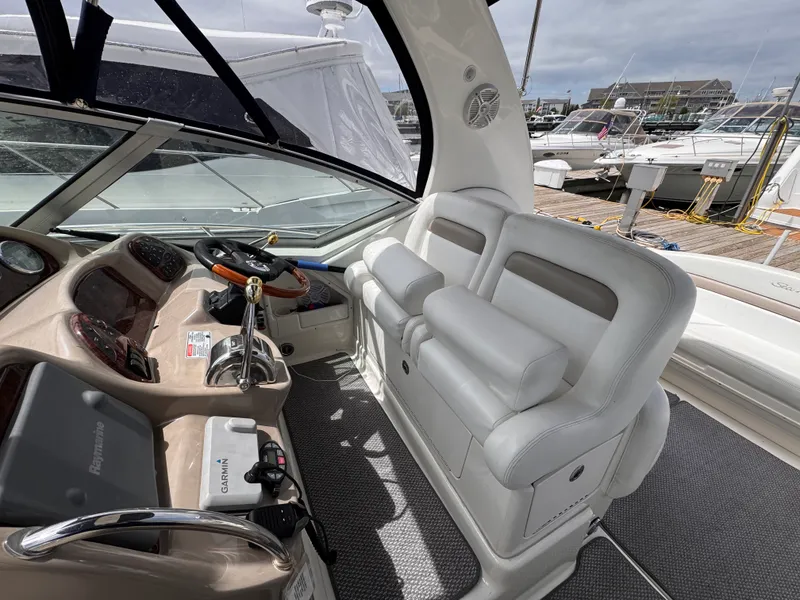 Slide: The Image of Sea Ray 320 SUNDANCER 2005 - 11
