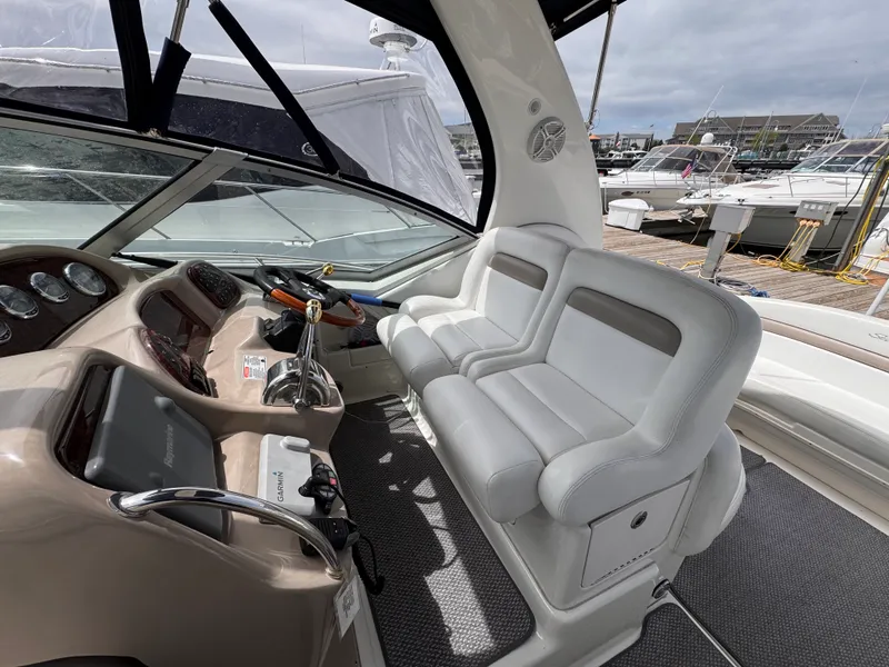 Slide: The Image of Sea Ray 320 SUNDANCER 2005 - 12