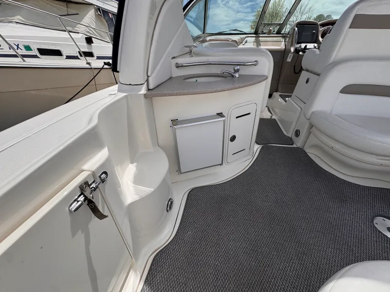 Slide: The Image of Sea Ray 320 SUNDANCER 2005 - 8