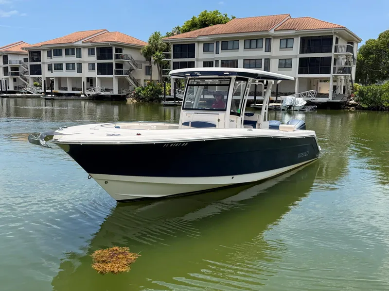 Slide: The Image of Robalo R302 CENTER CONSOLE 2017 - 4