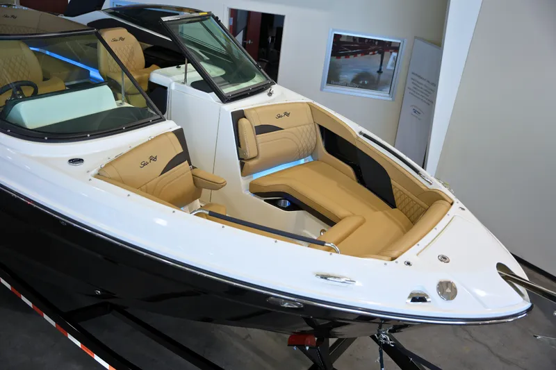 Slide: The Image of Sea Ray SLX 280 2026 - 6