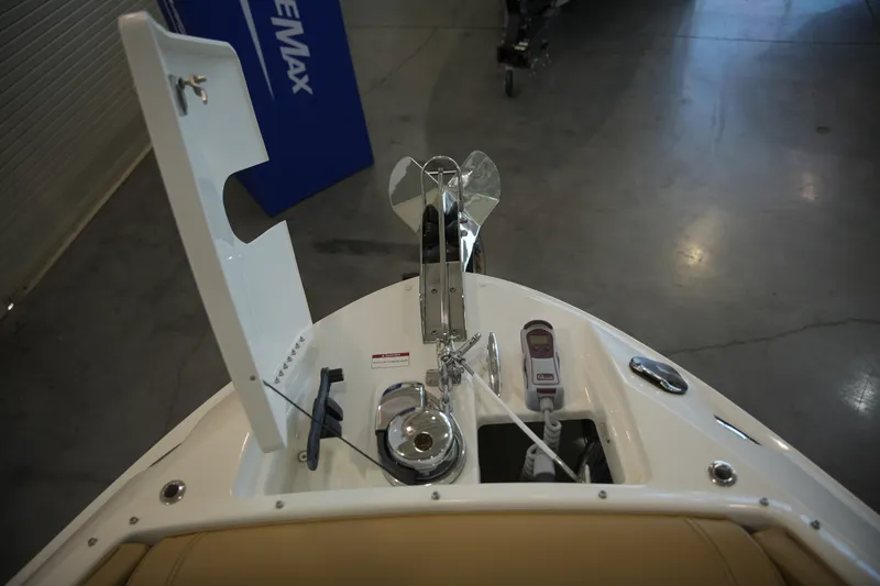 Slide: The Image of Sea Ray SLX 280 2026 - 48