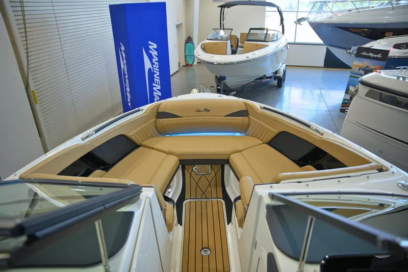 Slide: The Image of Sea Ray SLX 280 2026 - 43