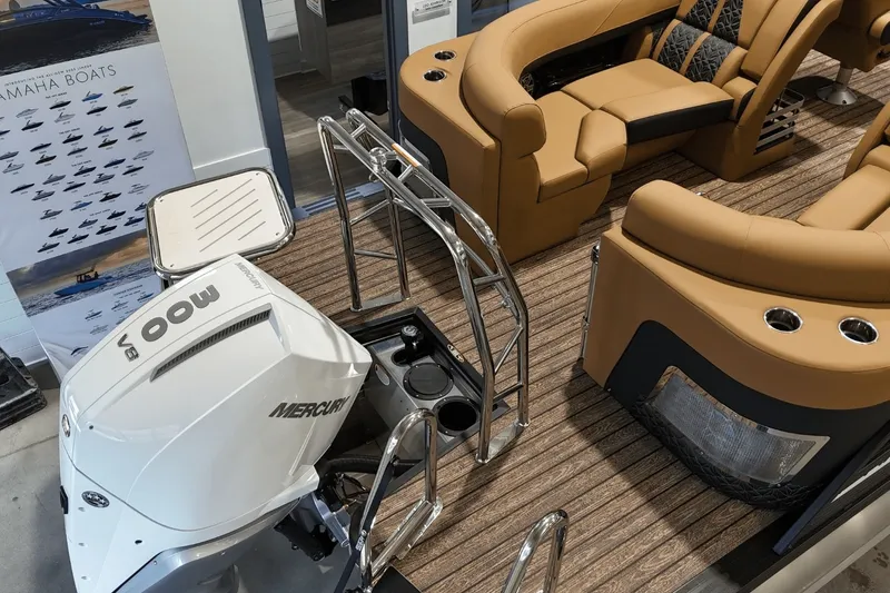 Slide: The Image of Harris 230 Grand Mariner 2025 - 10