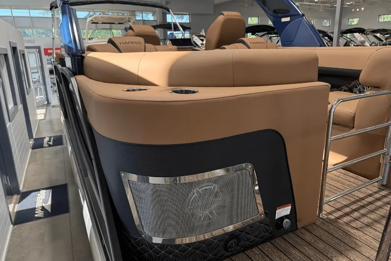 Slide: The Image of Harris 230 Grand Mariner 2025 - 13