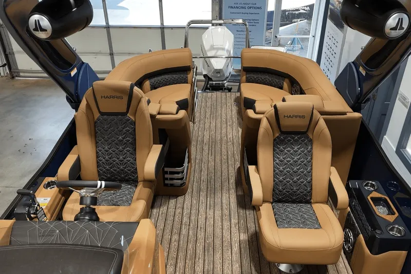 Slide: The Image of Harris 230 Grand Mariner 2025 - 23