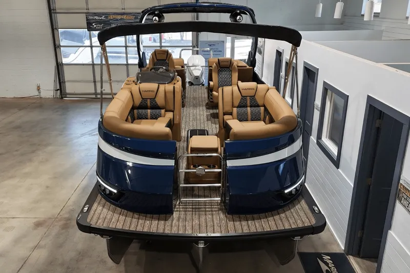 Slide: The Image of Harris 230 Grand Mariner 2025 - 4