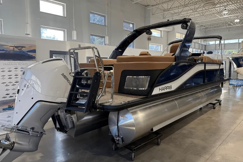 Slide: The Image of Harris 230 Grand Mariner 2025 - 6