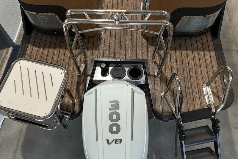 Slide: The Image of Harris 230 Grand Mariner 2025 - 7