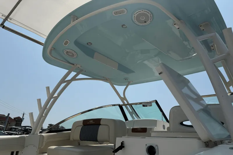 Slide: The Image of Cobia 280 DC 2018 - 16