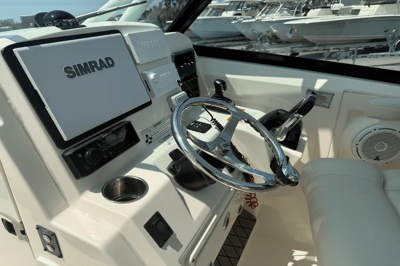 Slide: The Image of Cobia 280 DC 2018 - 30