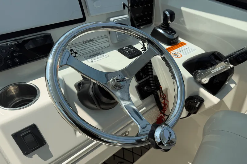 Slide: The Image of Cobia 280 DC 2018 - 31