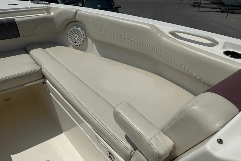 Slide: The Image of Cobia 280 DC 2018 - 36