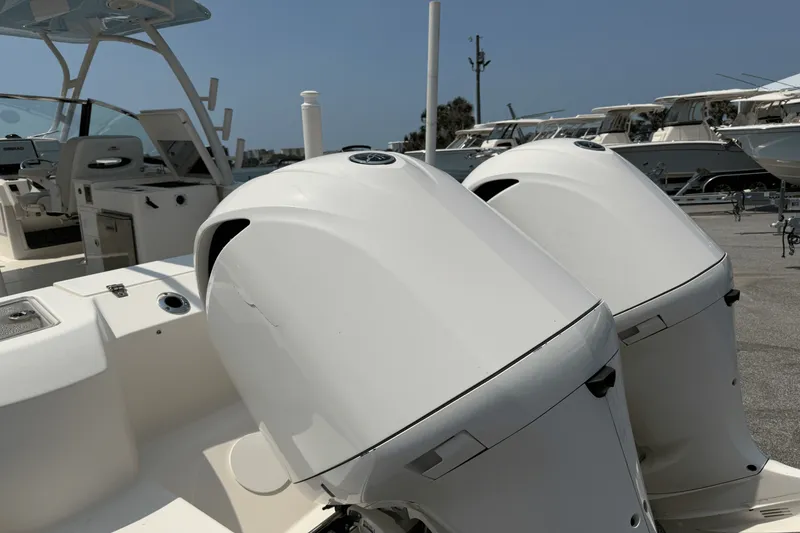 Slide: The Image of Cobia 280 DC 2018 - 8