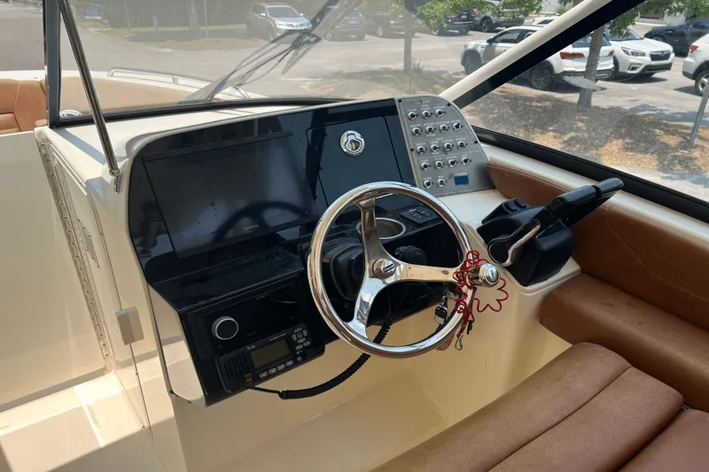 Slide: The Image of Scout 255 DORADO 2017 - 13
