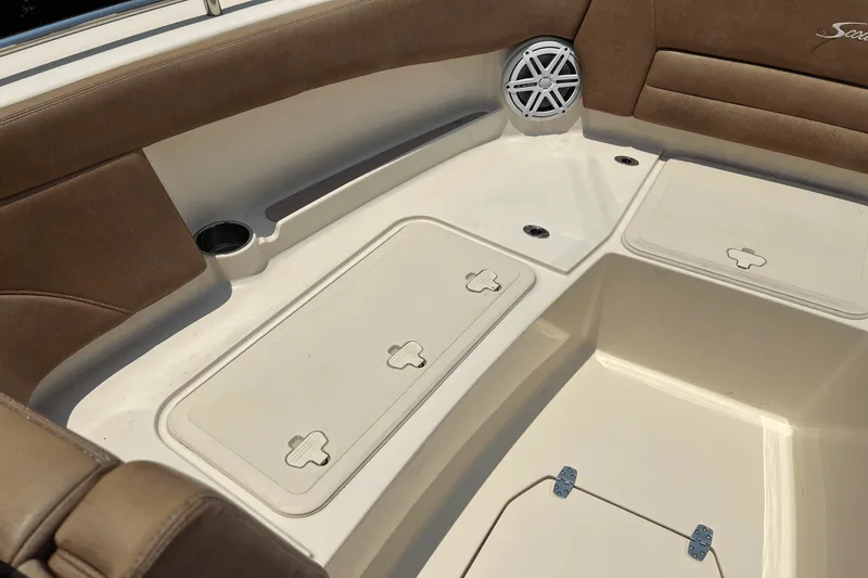 Slide: The Image of Scout 255 DORADO 2017 - 23