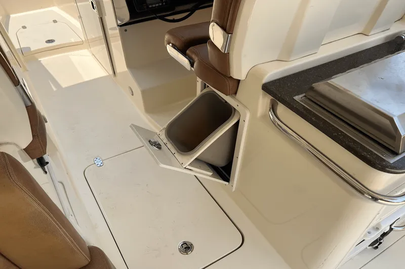 Slide: The Image of Scout 255 DORADO 2017 - 28